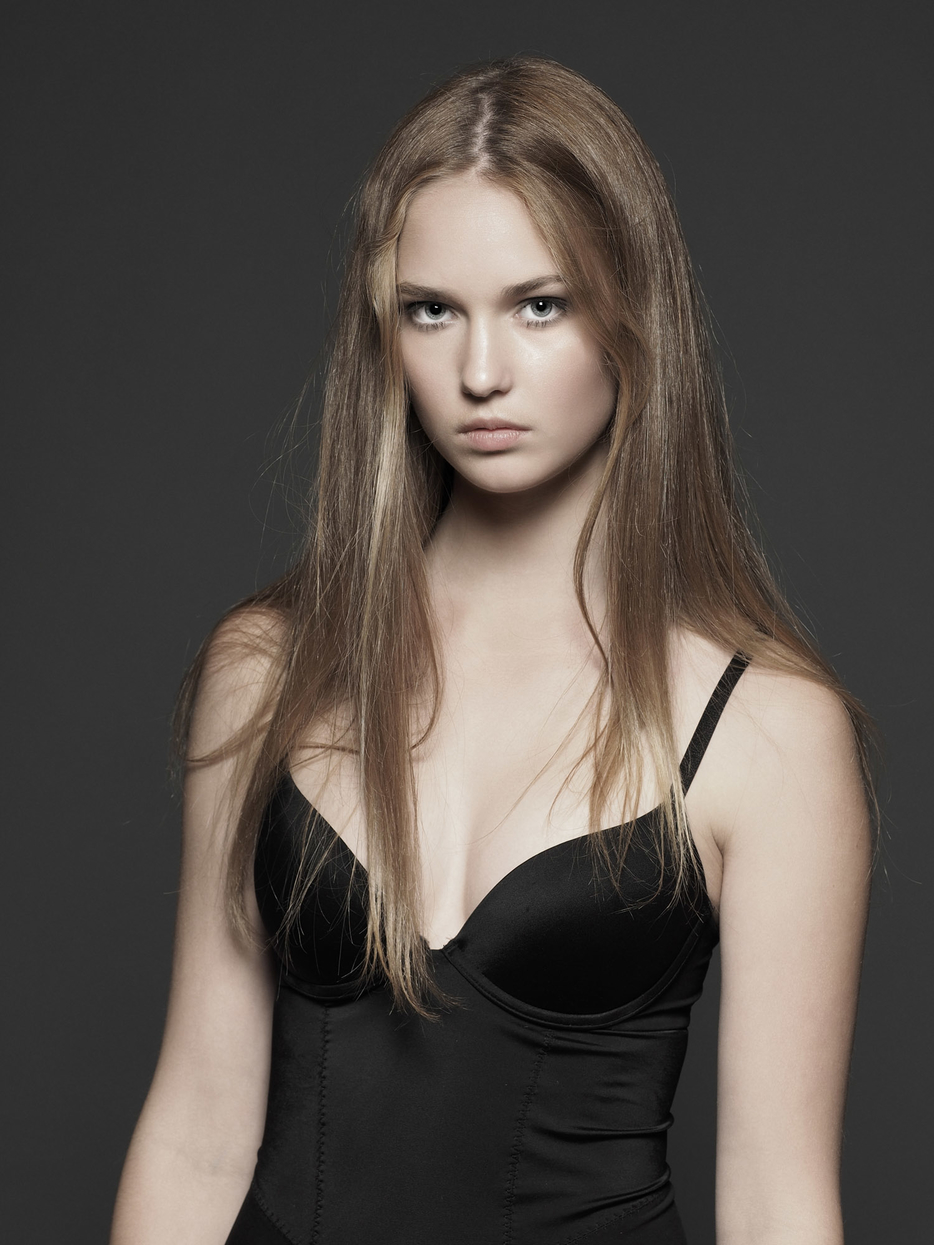 Foto: Stefan Marthaler I Model: Letitia I Make-up & Styling: Claudia Kammermann